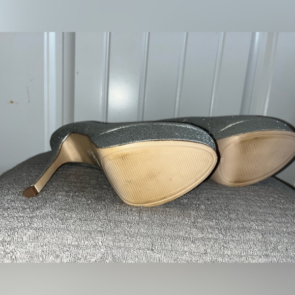 Beautiful, gray sparkles, high heels. - Picture 3 of 6